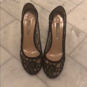Oscar De La Renta lace heels